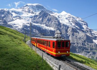 Du lịch Châu Âu: Tới thăm Nóc nhà Jungfrau tuyết trắng trên dãy Alps