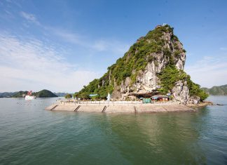 Du lịch Hạ Long sẽ đưa bạn đi qua những danh thắng thiên nhiên ấn tượng Tour Hạ Long
